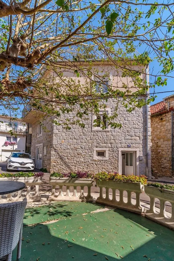 Holiday home Aryjina Kuca, Mountain & Seaview Studio Apartment - Rooftop Terrace Kastela