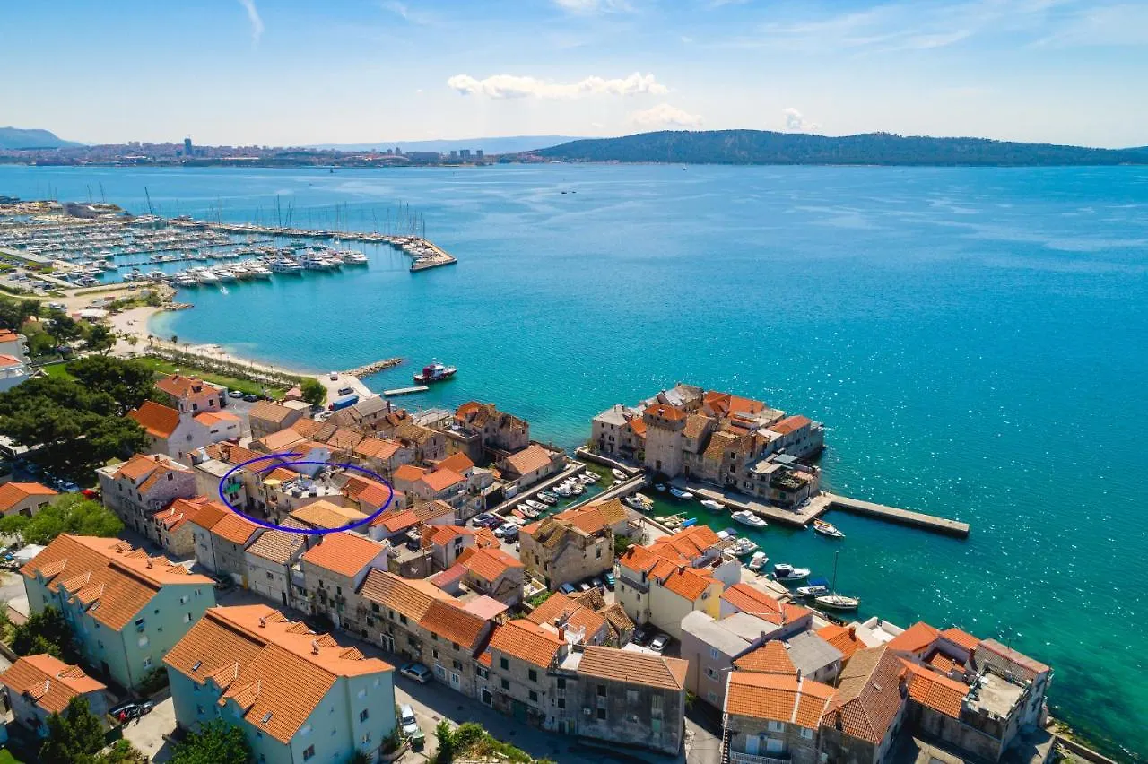 Holiday home Aryjina Kuca, Mountain & Seaview Studio Apartment - Rooftop Terrace Kastela