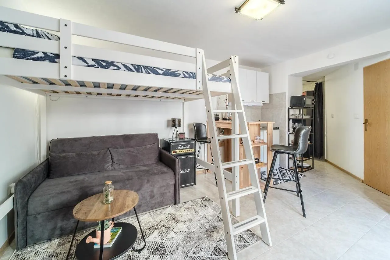 Holiday home Aryjina Kuca, Mountain & Seaview Studio Apartment - Rooftop Terrace Kastela Croatia